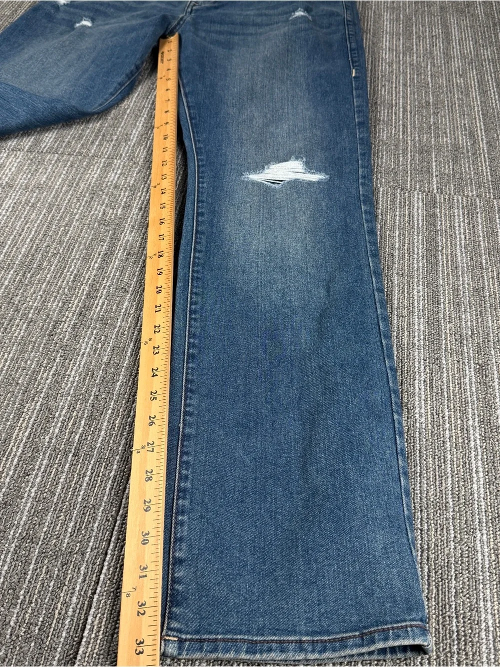 True religion Size 34 Men’s Ricky Straight Legged Jeans